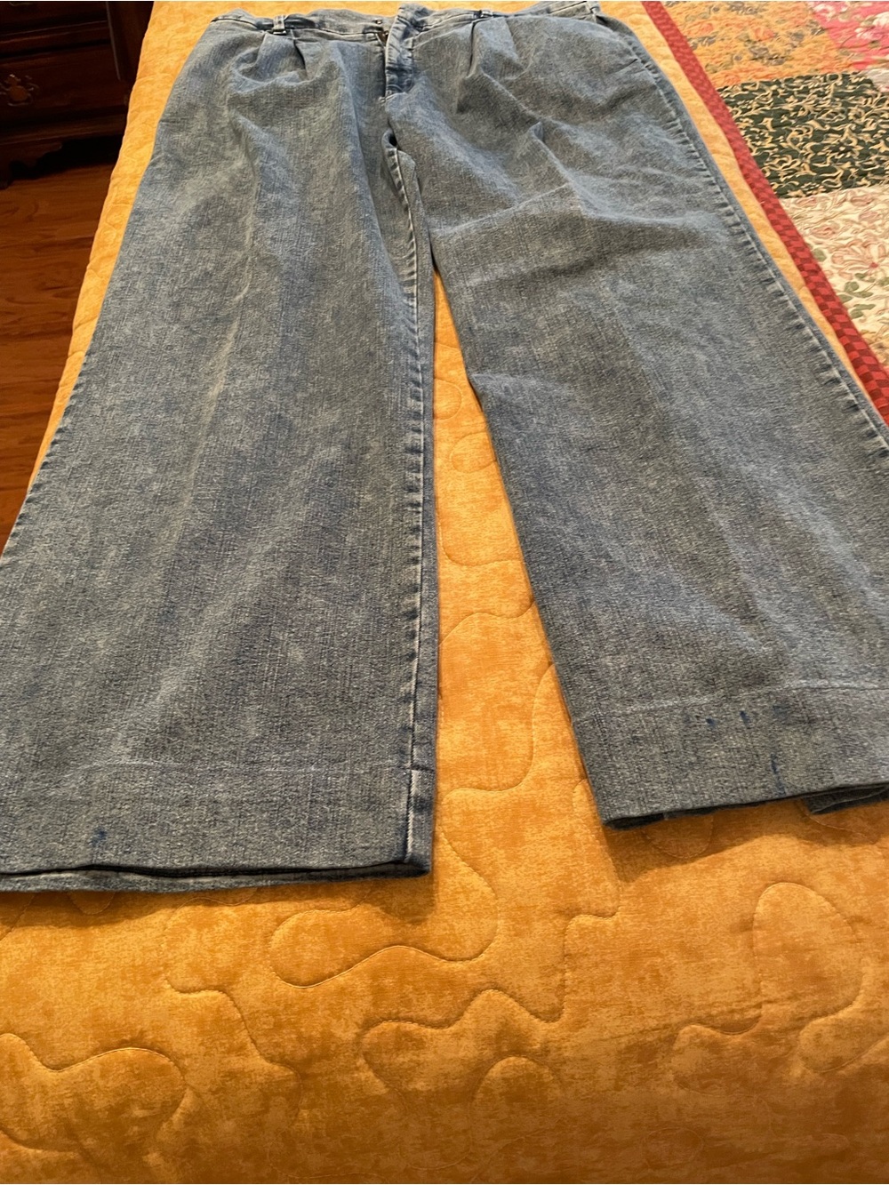 Gloria Vanderbilt Wide Leg Jeans in Light Blue Wash
